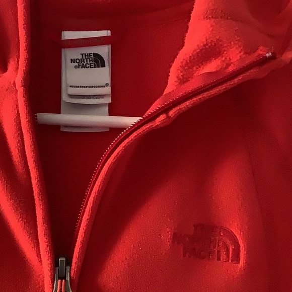 Red North Face hooded sweater - Picture 3 of 5